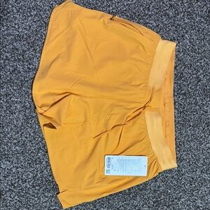 Women’s lululemon train HR short 4”